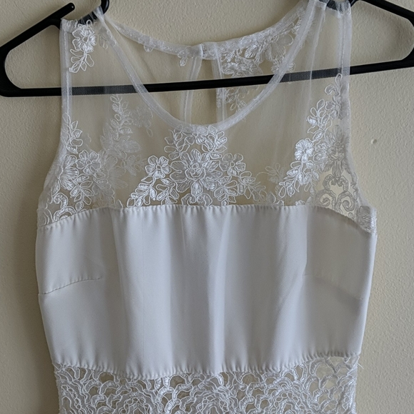 Dress - Picture 2 of 3